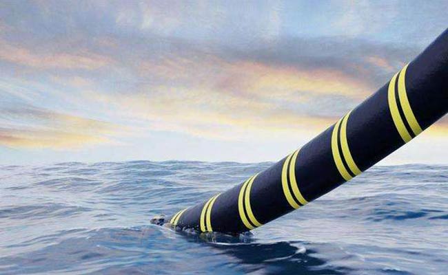 Submarine-fiber-optic-cable